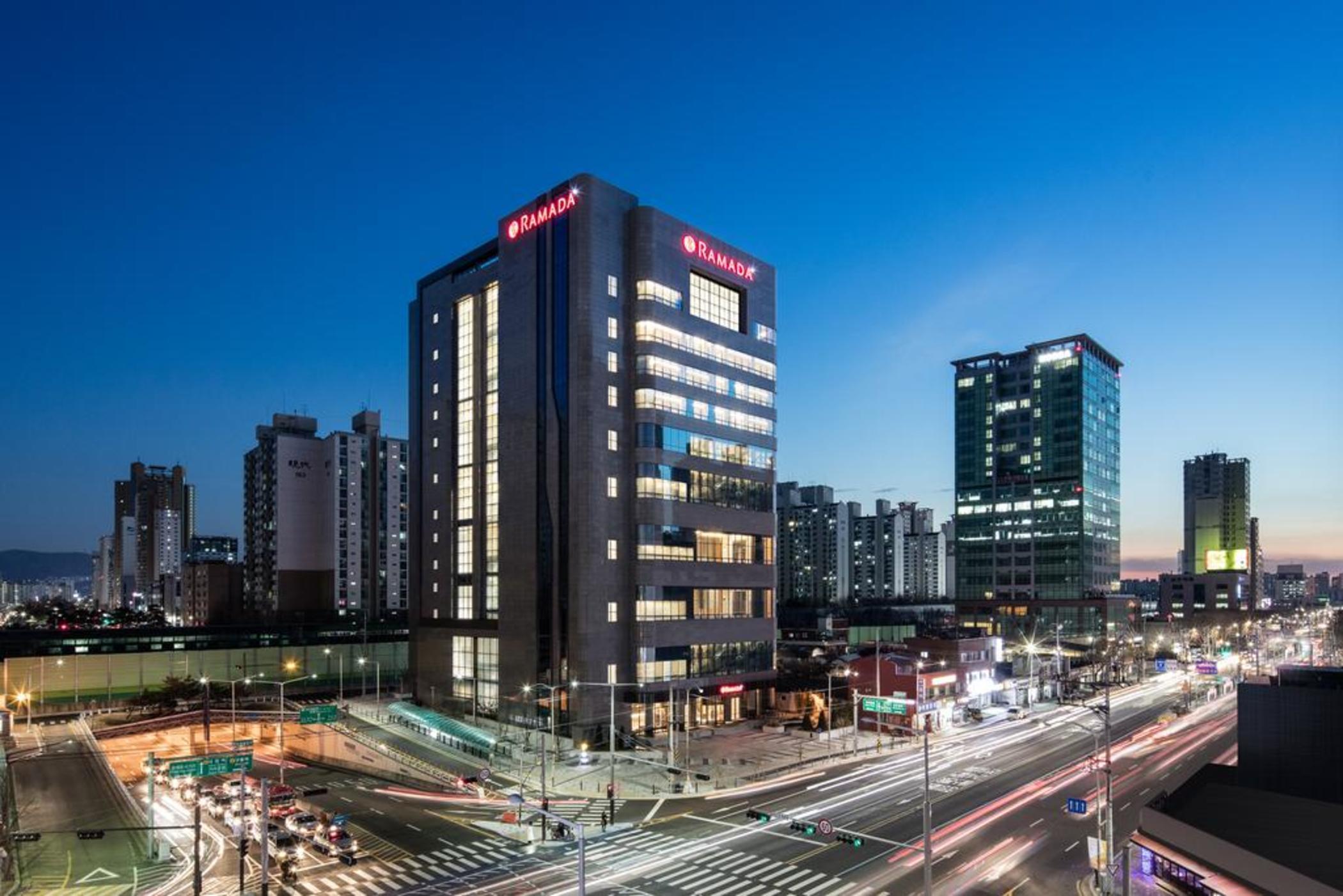 Ramada By Wyndham Sindorim Hotel